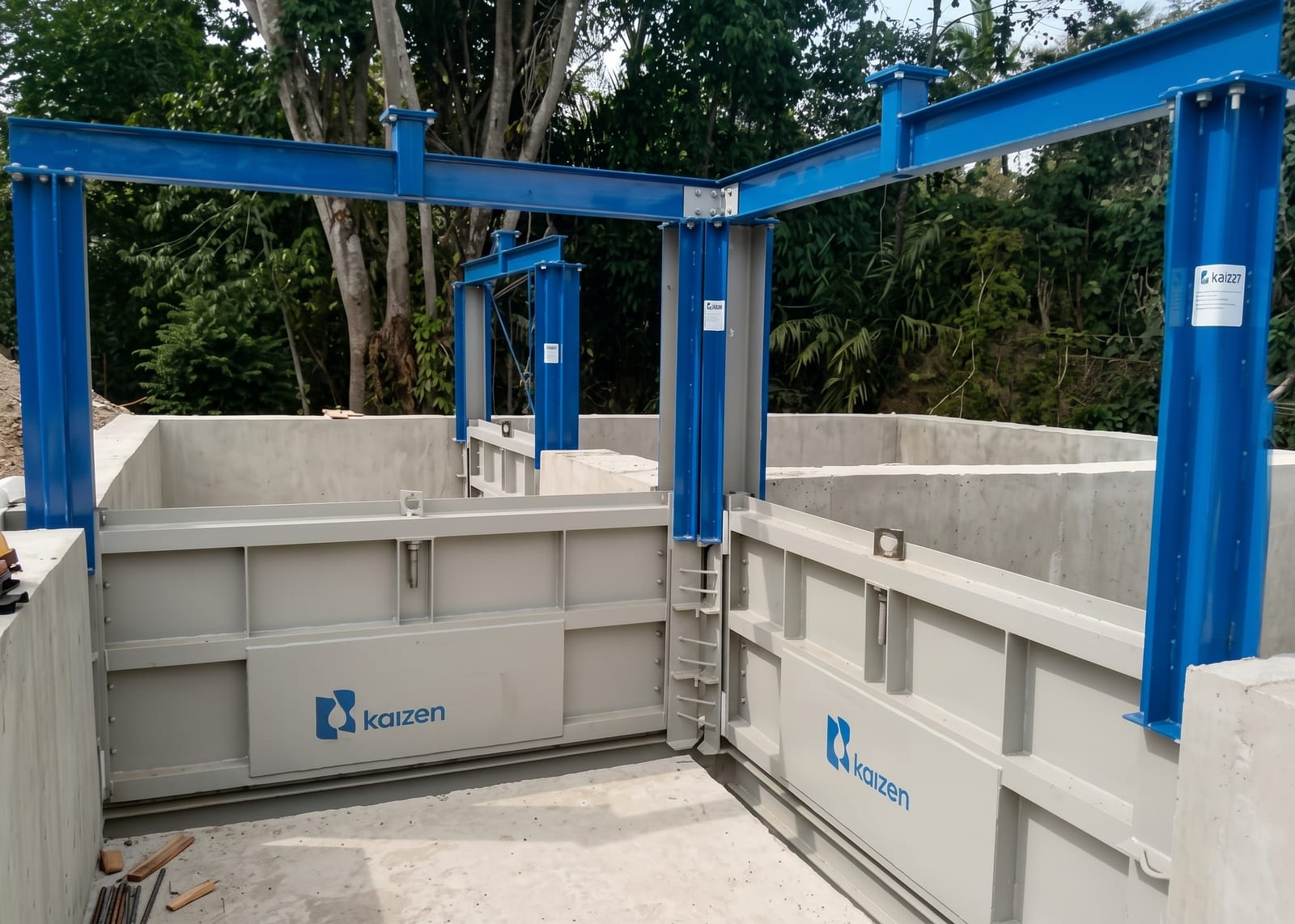 Compuertas metálicas fabricadas por Kaizen